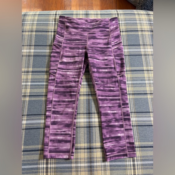 Lululemon Speed Up Purple Striped Crop Leggings Size 6 - Picture 5 of 11